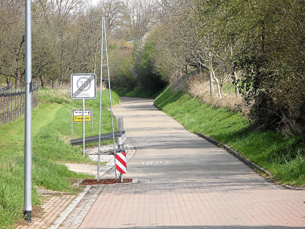 Gemeindeverbindungsstraßen wie die Weinbergstraße werden gern als Abkürzungen für Pendler genutzt, Die GLU sähe sie  an Sonn- und -Feiertagen lieber gesperrt.  Foto: Bohnert-Seidel Foto: Lahrer Zeitung