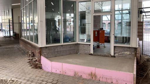 Der „Treffpunkt Sicher“ wird seit einigen Tagen zum Mobilitätszentrum umgebaut. Foto: Jana Heer