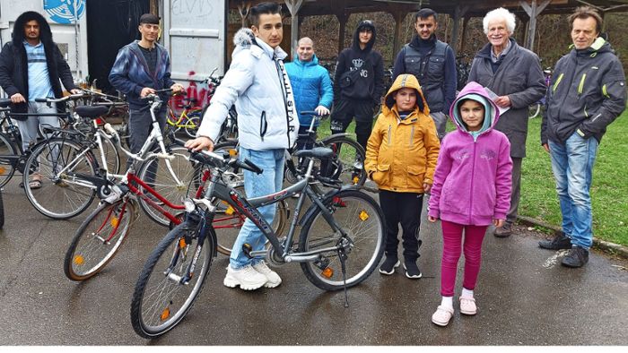 Beim Rottweiler Übergangswohnheim rollen Dutzende Fahrräder an
