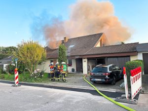 Wegen eines Kellerbrandes ist ein Haus in Neuhengstett vorerst nicht mehr bewohnbar. Foto: Benjamin Talmon l´Armee