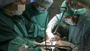 Olé im OP: Kliniken suchen in Spanien fehlendes Personal