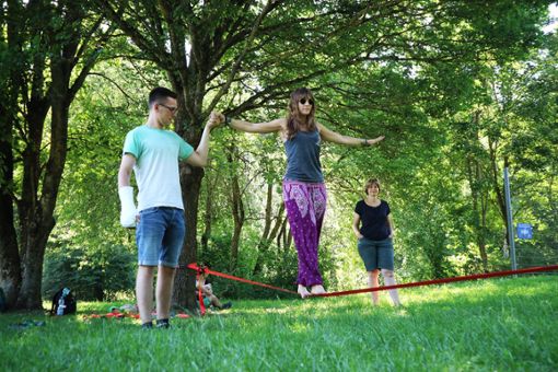 Auf der Slackline werden Körpergefühl und Balance trainiert – Obernheim bekommt eine.Archiv-Foto: Müller Foto: Schwarzwälder Bote