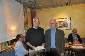 Großes Lob und Dankesworte für sein Engagement bekam Horst Rapp (links) von  Hubert Schaettgen ausgesprochen.Foto: Reutter Foto: Schwarzwälder-Bote