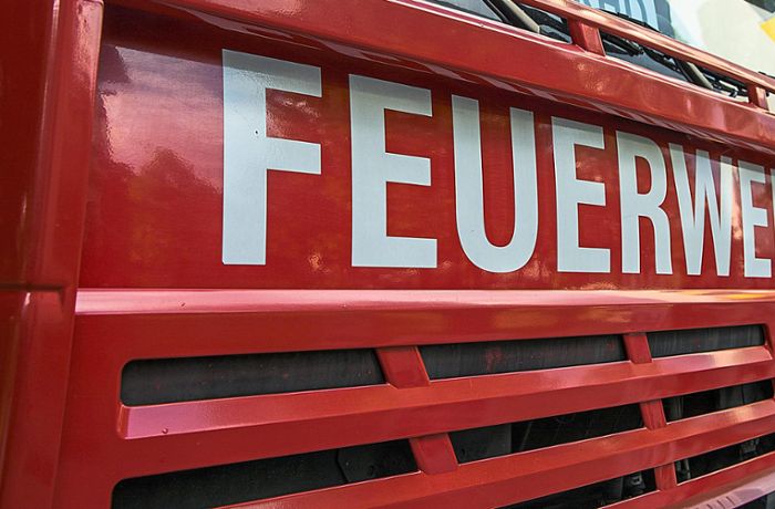 Garage brennt ab: Feuerwehrmann in VS-Weigheim leicht verletzt