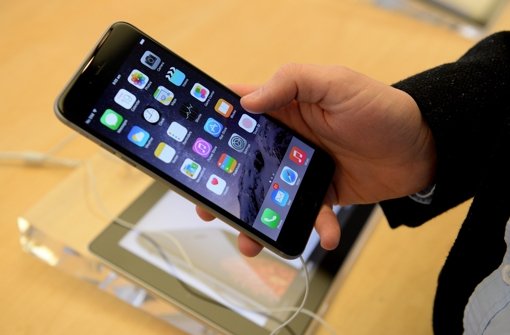 Apple tut sich schwer mit der neuen Version seines iPhone-Betriebssystems iOS. Foto: dpa