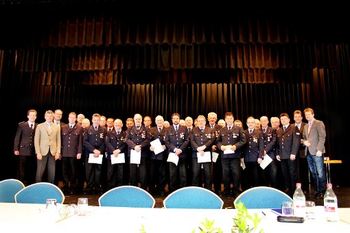 Die Geehrten, die für 40-jährigen Feuerwehrdienst ausgezeichnet wurden.  Foto: Wolf Foto: Schwarzwälder-Bote