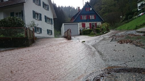 Zahlreiche Häuser und Keller liefen in Schenkenzell voll –­ mit Wasser, teils auch mit Geröll. Foto: Rath