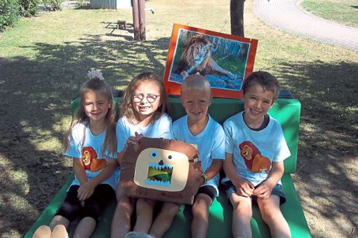 Die Schulanfänger aus dem Kindergarten St Georg sind wegen Corona in kleinen  Gruppen auf ihrer Rallye unterwegs.Fotos: Kindergarten Foto: Schwarzwälder Bote