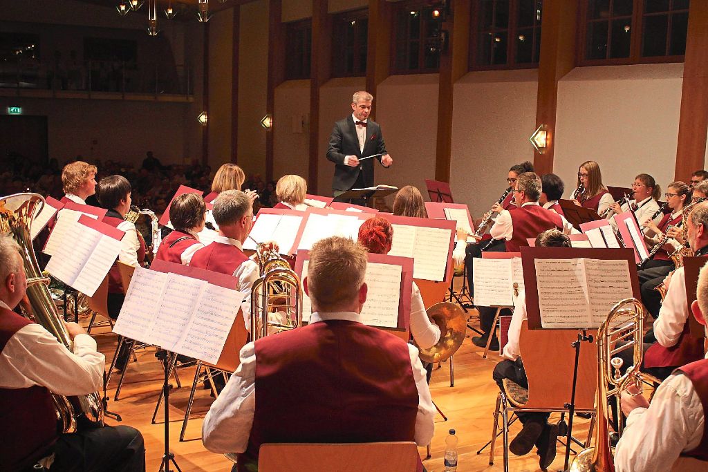Ringsheims Dirigent Gerd Furtwängler hatte für das Jahreskonzert ein abwechslungsreiches Programm zusammengestellt, das seine Musiker hervorragend umsetzten.