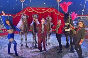 Bereit für den ersten Auftritt des Zirkus Mulan in Balingen: Sabrina (von links), Leroy, Jacqueline und Jasmin Köllner.  Foto: Meene