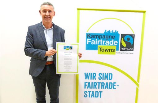 Stellvertretend für zahlreiche Akteure nahm Bürgermeister Gerhard Feeß die Auszeichnung entgegen. Foto: Stadt Altensteig