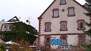 Bleibt erhalten und wird verkauft: das Haus Landgraben 3 am Rande der Ebinger Innenstadt. Foto: Dunja Kuster