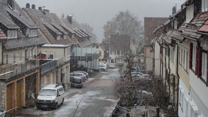 Schneegestöber in Freudenstadt – Straßen können glatt sein
