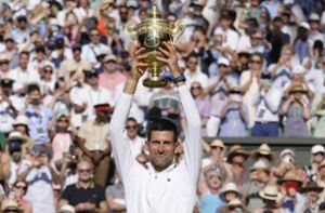 Novak Djokovic hat zum siebten Mal Wimbledon gewonnen. Foto: dpa/Kirsty Wigglesworth
