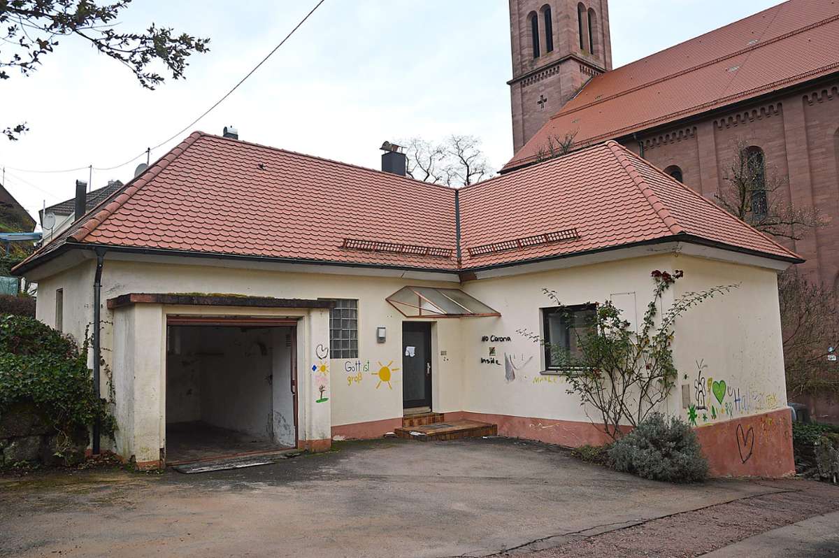 Nicht mehr lange steht das Gebäude der evangelischen Kirchengemeinde.Foto: Fritsche Foto: Schwarzwälder Bote