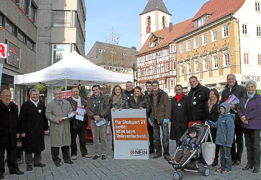 Das Bündnis für S21 im Nordschwarzwald warb für ein Nein zum Ausstieg aus der S21-Finanzierung.  Foto: Priestersbach