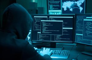 Immer wieder hacken Kriminelle die IT-Systeme der Städte und erpressen Verwaltungen. Foto: © ryanking999  – stock.adobe.com