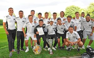 Die A-Junioren des FC 08 bejubelten wieder den Sieg beim VS-Stadtpokalturnier.  Foto: Sigwart