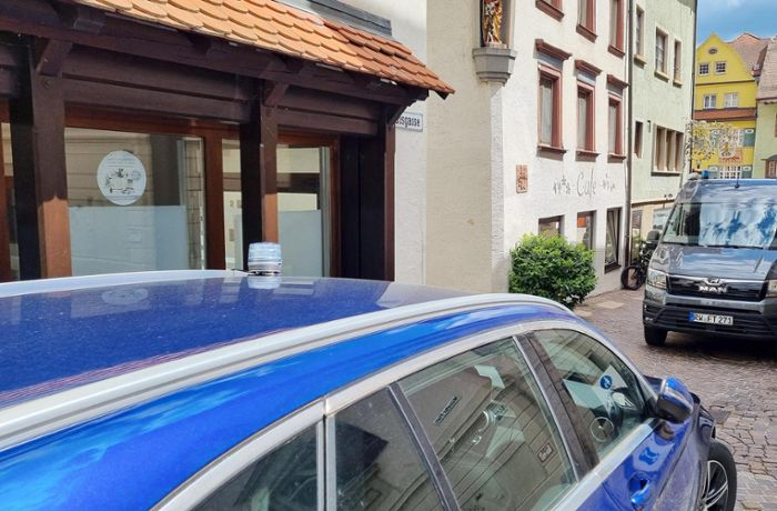 Großaufgebot in Rottweil: Frau überrascht Einbrecher in Wohnung - Täter auf der Flucht