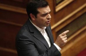 Alexis Tsipras spricht im griechischen Parlament zu den Abgeordneten. Foto: dpa