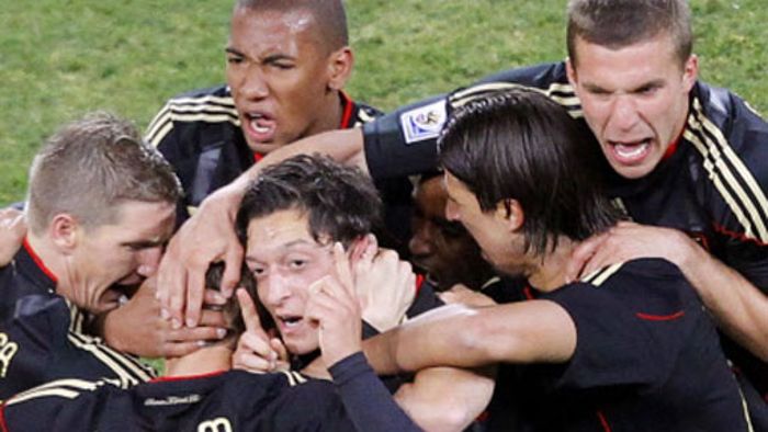 Özil erlöst DFB-Team mit einem Tor
