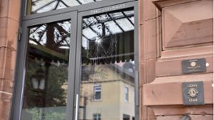 Noch mehr Scheiben eingeworfen: Auch Villa Junghans in Schramberg beschädigt