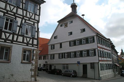 Mit dem Neun-Uhr-Glöckle  auf dem Alten Rathaus  beteiligt sich die Stadt Rosenfeld am europaweiten Glockenläuten am 21. September. Archivfoto: Hertle Foto: Schwarzwälder Bote