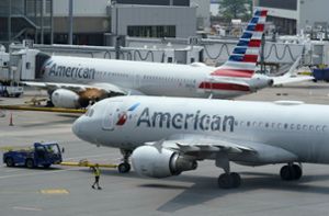 Ein Flugzeug von American Airlines kehrte im Flug nach Miami zurück. Foto: dpa/Steven Senne
