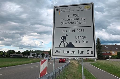 An der Bundesstraße 3 Ortseinfahrt Friesenheim von Lahr kommend steht bereits ein Hinweisschild. Foto: Bohnert-Seidel