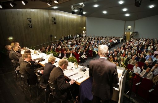 Dirigierte seine erste Bürgerversammlung ohne Misstöne: Fritz Kuhn Foto: Leif Piechowski