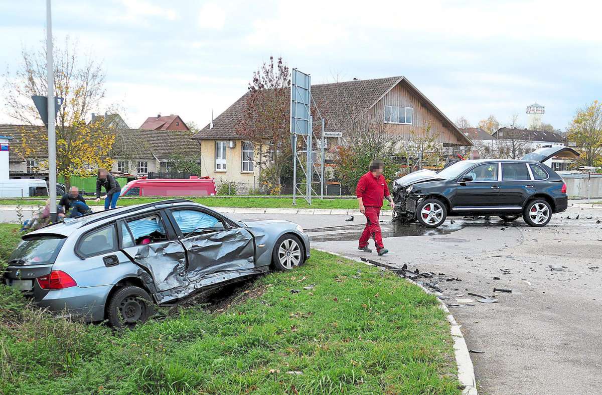 Unfall bei Pfalzgrafenweiler: Zwei Autos krachen auf L 404 zusammen