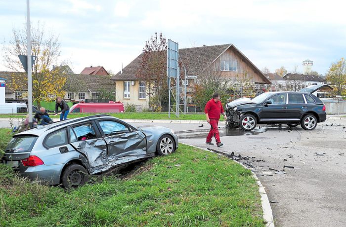 Unfall bei Pfalzgrafenweiler: Zwei Autos krachen auf L 404 zusammen