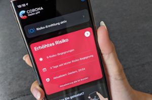 Die roten Meldungen in der Corona-Warn-App sehen derzeit wieder deutlich mehr Nutzer. Foto: dpa/Christoph Dernbach