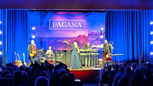 Die Band „Lagana“ begeistert mit Sängerin Juliane Vöhler, die für die erkrankte Saviera eingesprungen war. Foto: Stöhr