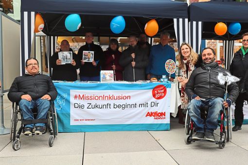 Mit einem  Infostand war der Bundesverband Selbsthilfe Körperbehinderter in Pforzheim vor Ort.  Foto: Jähne Foto: Schwarzwälder Bote