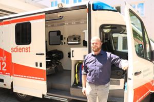 Tobias Hauschel leitet den Rettungsdienst beim  Kreisverband Donaueschingen des Deutschen Roten Kreuzes (DRK) . Die vorgegebenen Hilfsfristen können bei Notfalleinsätzen eingehalten werden. Auch dank technischer Optimierung. Foto: Wursthorn
