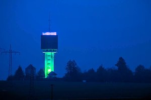 In den Sternschnuppennächten am Freitag und Samstag wird der Beffendorfer Wasserturm beleuchtet.  Foto: Schmid
