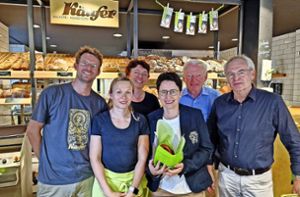 Benedikt Käufer (links) hat der CDU-Landtagsabgeordneten Marion Gentges (Vierte von links) verdeutlicht, wie gutes Brot entsteht. Foto: Privat
