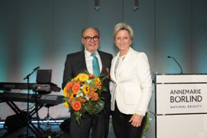 Michael Lindner und Ministerin Nicole Hoffmeister-Kraut bei der Verleihung in Stuttgart. Foto: Börlind GmbH