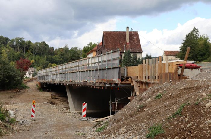 Fataler Mangel: Neckarbrücke bei Fischingen wird erst 2023 fertig