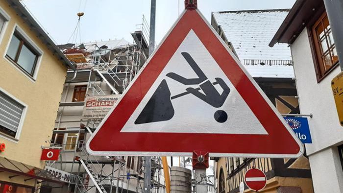 Was hat Baustellen-Schild mit Fachkräftemangel zu tun?