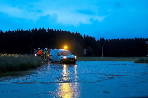 Überflutungen nach starken Regenfällen zwischen Tannheim und Pfaffenweiler. Foto: Niggemeier