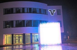 Das ist das Hauptgebäude der Volksbank in Villingen. Die Bank dehnt ihr Geschäftsgebiet immer weiter aus. Foto: Uwe Klausner