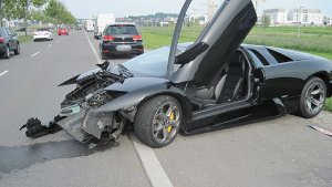 Autohändler fährt Lamborghini zu Schrott