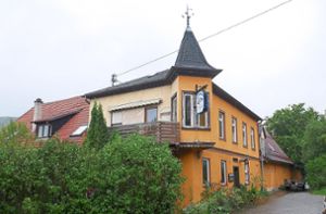 81 Jahre lang war dieses Gebäude die Heimat der Traditionsgaststätte Häringstein. Jetzt wird es abgerissen. Foto: Kistner