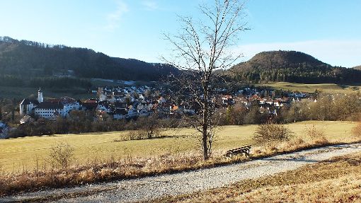 Der Ausblick ist fantastisch – wohnen wird im Margrethausener Gewann Mühläckern trotzdem niemand: Das Risiko, dass der Hang rutschen könnte ist zu groß.  Foto: Böhler