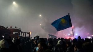 Demonstranten stürmen Stadtverwaltung von Almaty