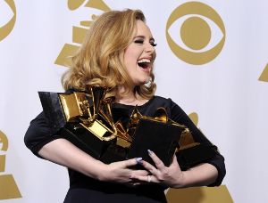Die britische Sängerin Adele konnte die drei wichtigsten Grammys mitnehmen: Platte des Jahres für 21, beste Sololeistung des Jahres für Someone Like You und Bestes Lied des Jahres für Rolling In The Deep. Foto: dpa