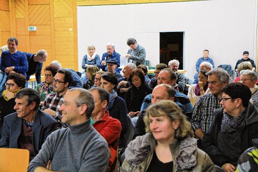 Zahlreiche Bürger kamen zur Versammlung, um ihre Ideen für die 800-Jahr-Feier im Jahr 2018 einzubringen. Fotos: Bächle Foto: Schwarzwälder-Bote