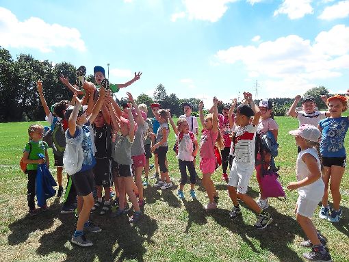 Der Jubel unter den Kindern ist beim Sporttag der Grundschule Beffendorf groß.  Foto: Schule Foto: Schwarzwälder-Bote
